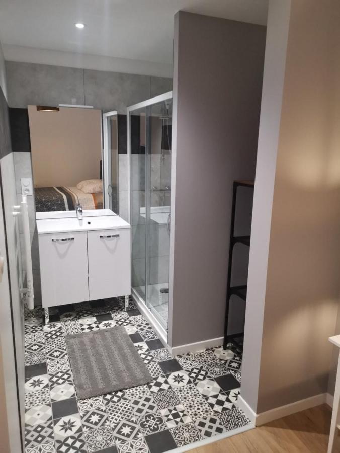 Cosy Et Moderne En Centre Ville, Fibre Haut Debit Ernee Bagian luar foto