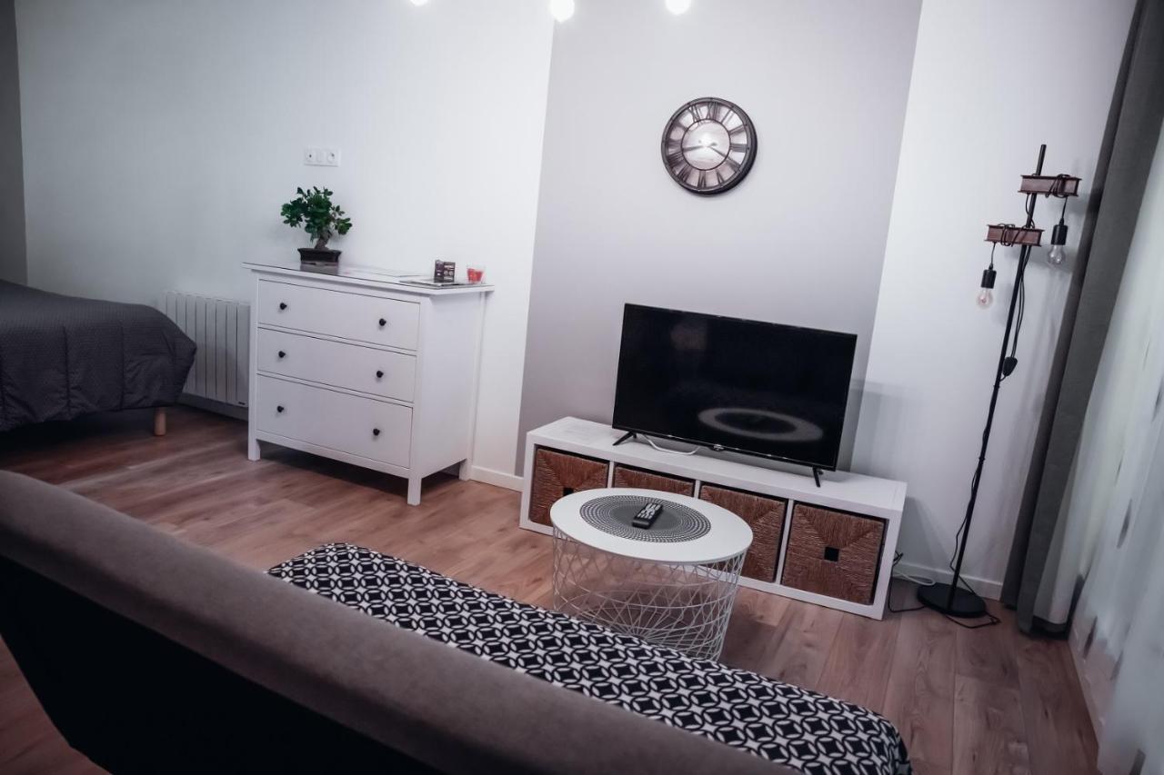 Cosy Et Moderne En Centre Ville, Fibre Haut Debit Ernee Bagian luar foto