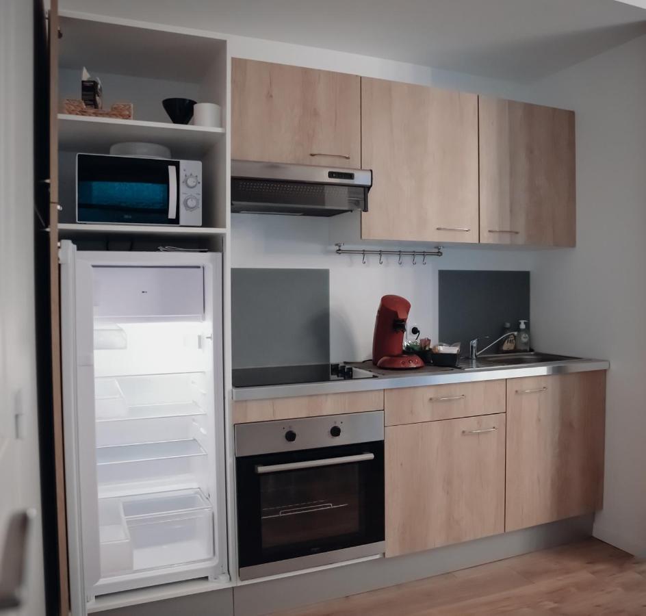 Cosy Et Moderne En Centre Ville, Fibre Haut Debit Ernee Bagian luar foto