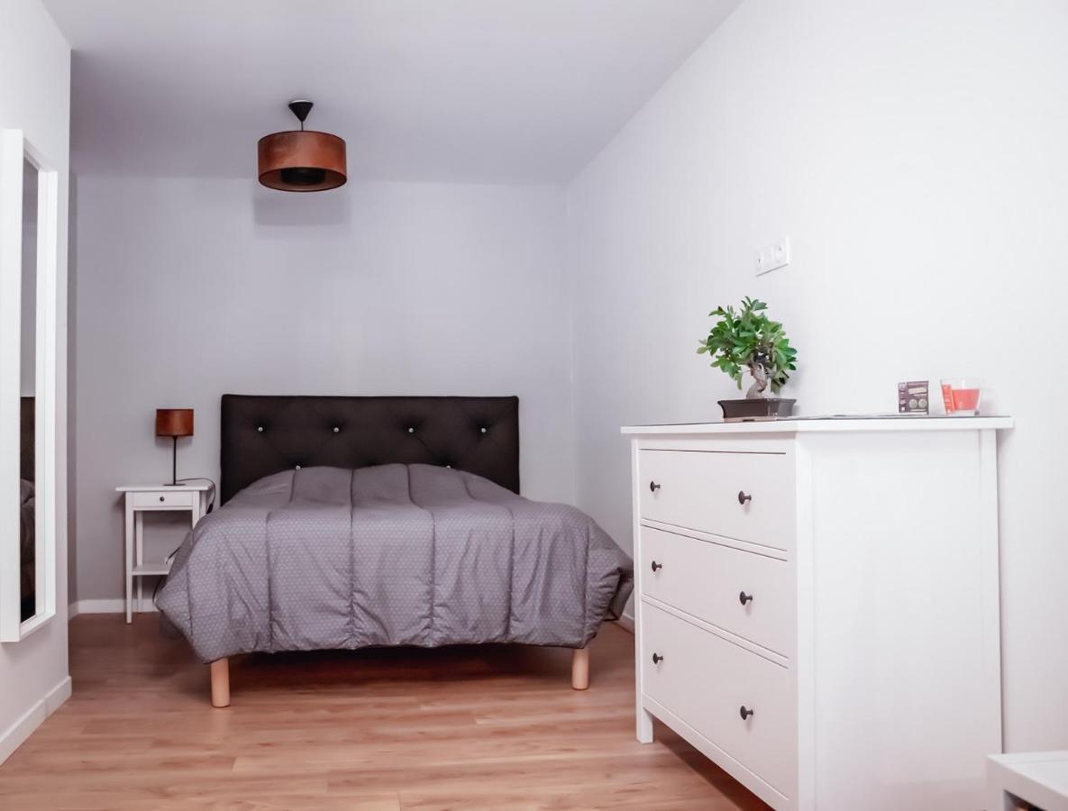 Cosy Et Moderne En Centre Ville, Fibre Haut Debit Ernee Bagian luar foto