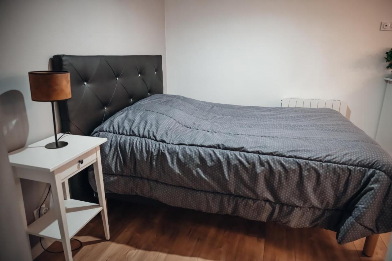 Cosy Et Moderne En Centre Ville, Fibre Haut Debit Ernee Bagian luar foto