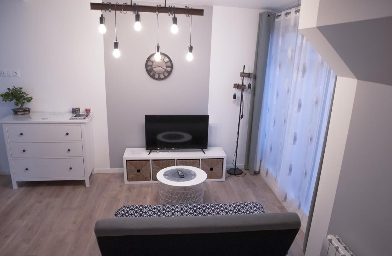 Cosy Et Moderne En Centre Ville, Fibre Haut Debit Ernee Bagian luar foto