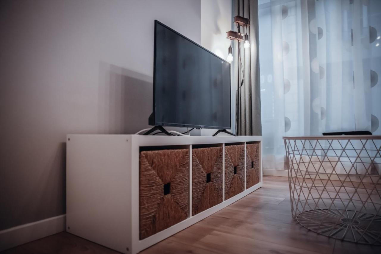 Cosy Et Moderne En Centre Ville, Fibre Haut Debit Ernee Bagian luar foto